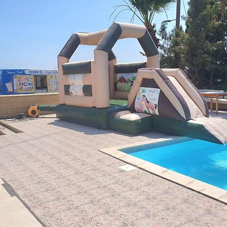Larnaca Mansion Ideal For 3 Families Or More Cameră foto