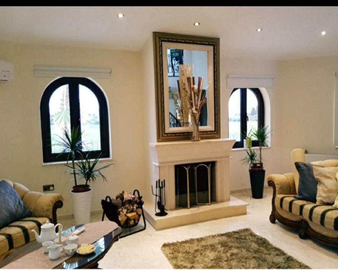 Larnaca Mansion Ideal For 3 Families Or More Exterior foto