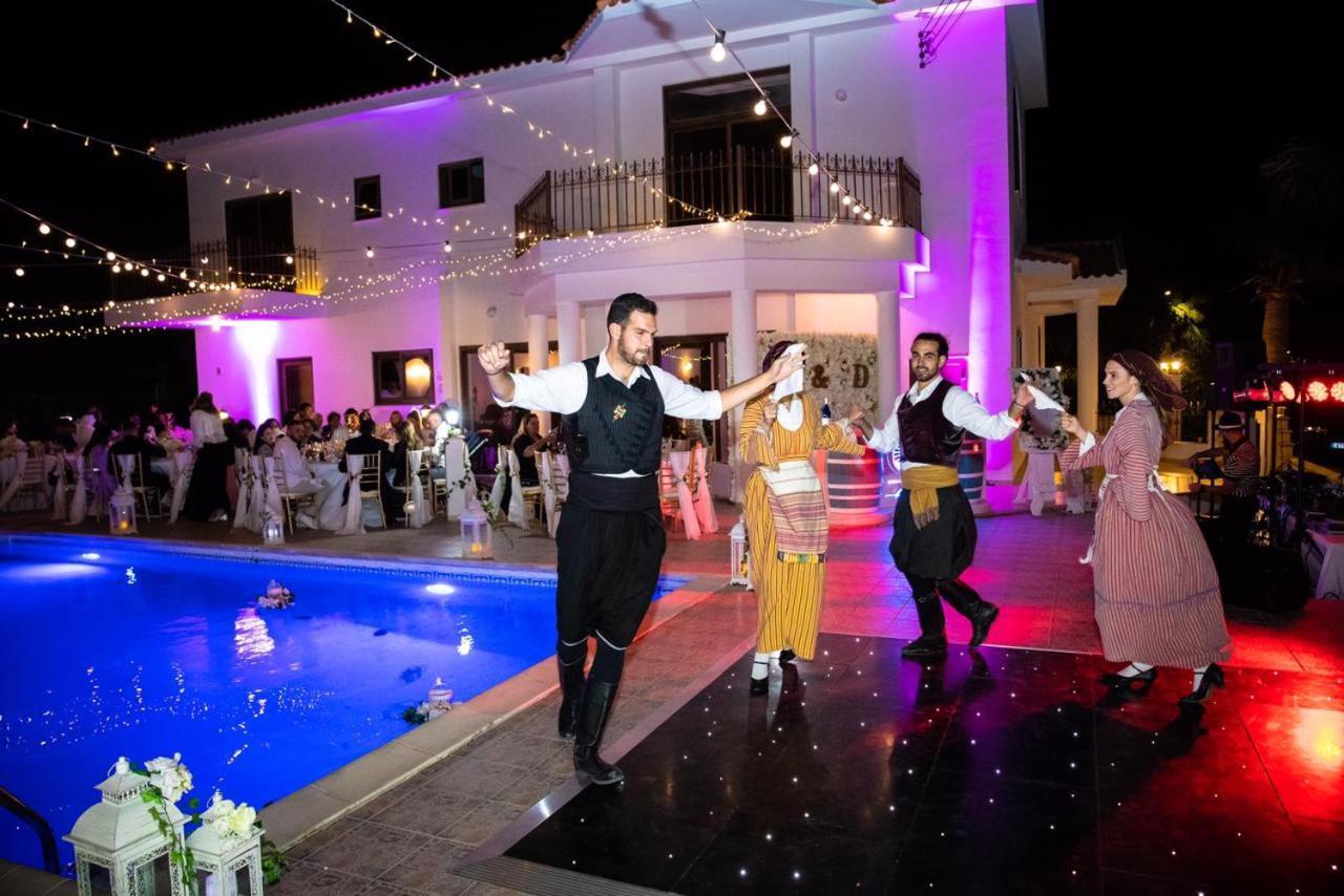 Larnaca Mansion Ideal For 3 Families Or More Exterior foto