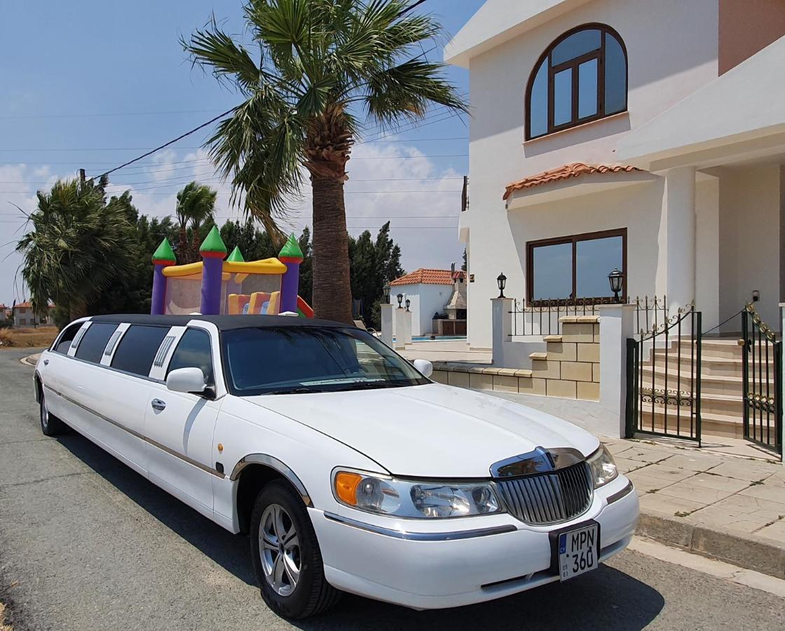 Larnaca Mansion Ideal For 3 Families Or More Exterior foto