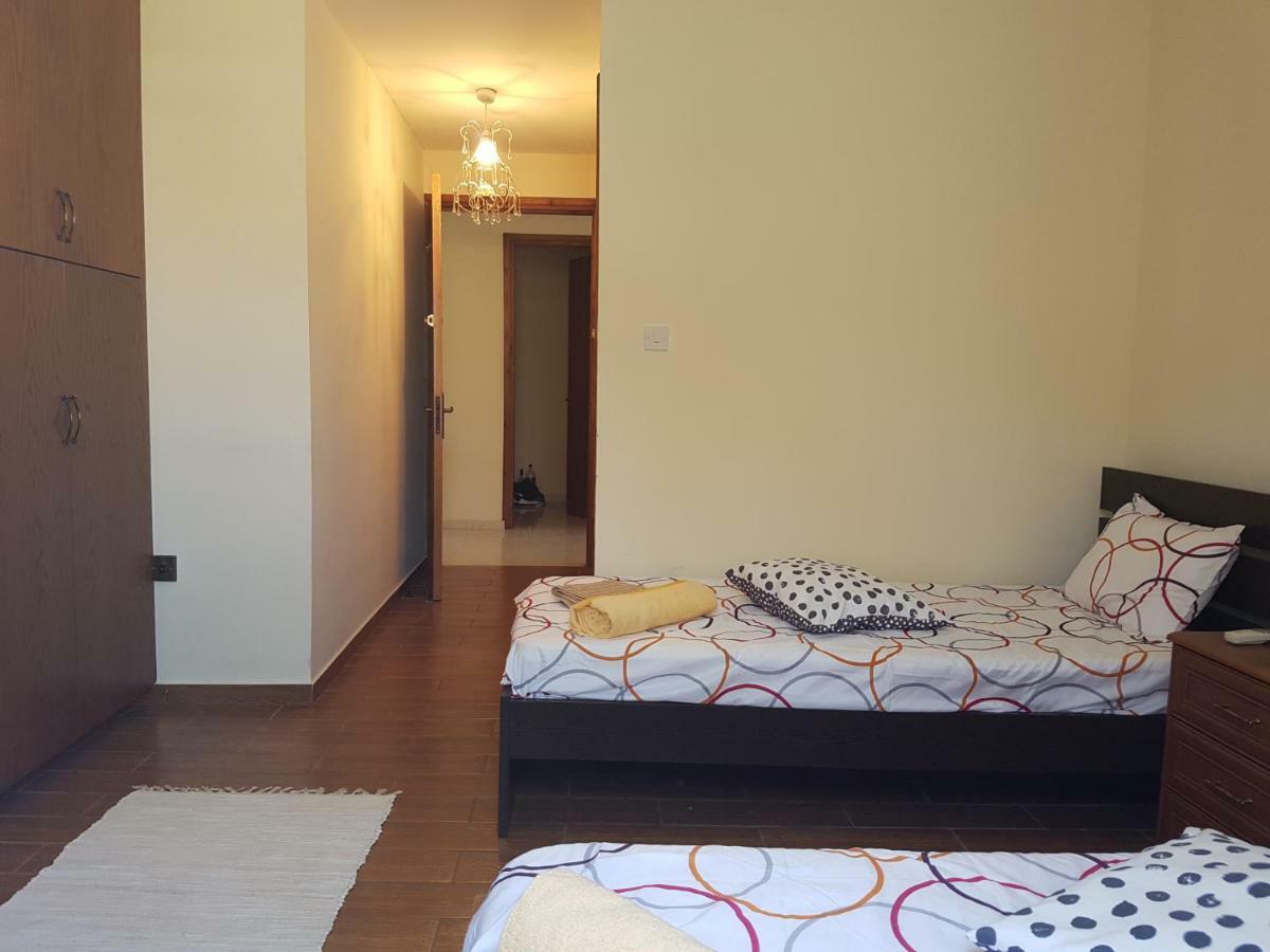Larnaca Mansion Ideal For 3 Families Or More Exterior foto